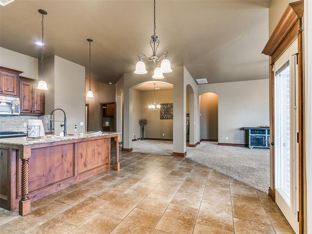 2100 SE 5th Street, Moore, OK 73160