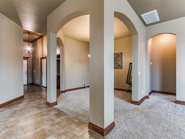 2100 SE 5th Street, Moore, OK 73160