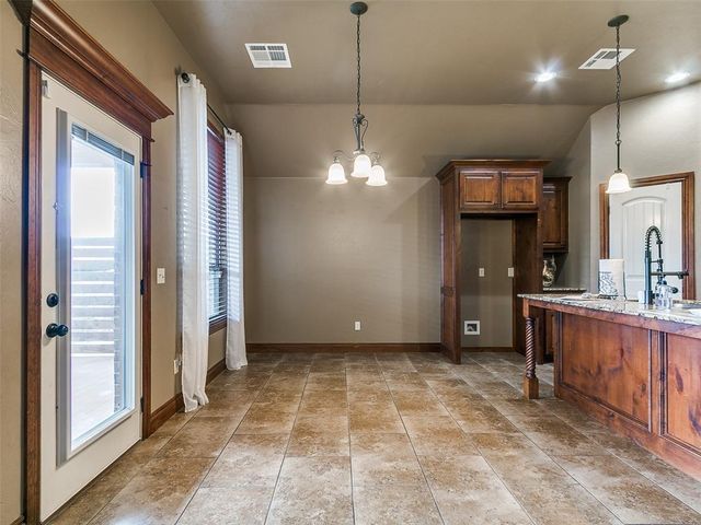 2100 SE 5th Street, Moore, OK 73160