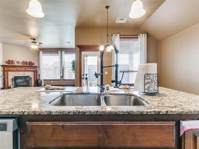 2100 SE 5th Street, Moore, OK 73160