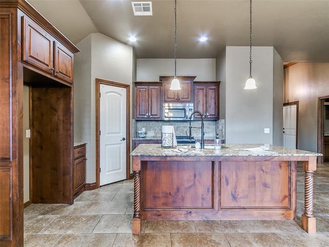 2100 SE 5th Street, Moore, OK 73160