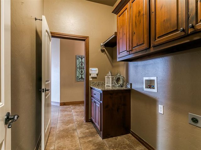 2100 SE 5th Street, Moore, OK 73160