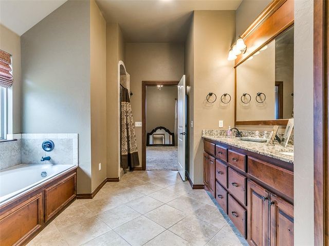 2100 SE 5th Street, Moore, OK 73160