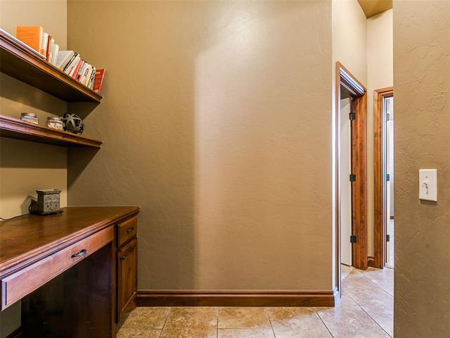 2100 SE 5th Street, Moore, OK 73160