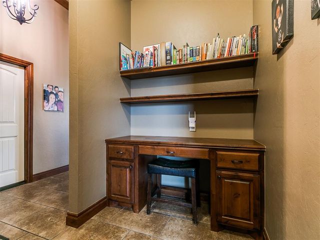 2100 SE 5th Street, Moore, OK 73160