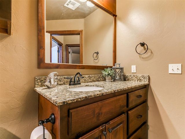 2100 SE 5th Street, Moore, OK 73160