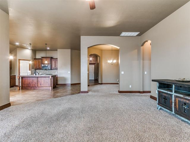 2100 SE 5th Street, Moore, OK 73160