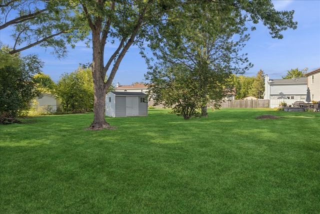 605 Claymont Court, Algonquin, IL 60102