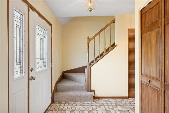 605 Claymont Court, Algonquin, IL 60102