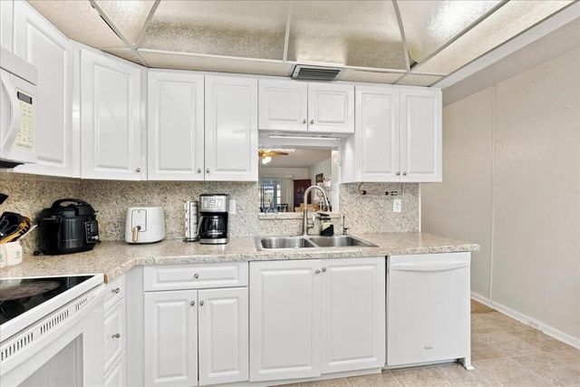 2304 LUCAYA Lane C1, Coconut Creek, FL 33066