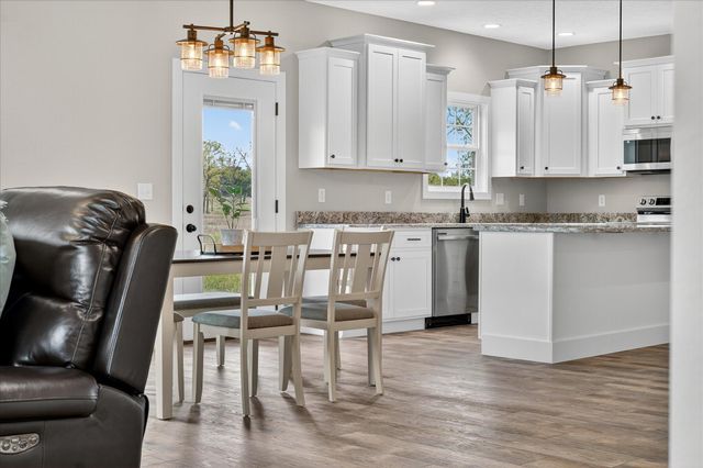 000 South 82nd Road, Bolivar, MO 65613