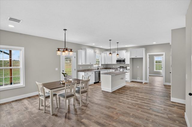 000 South 82nd Road, Bolivar, MO 65613