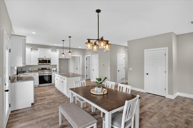 000 South 82nd Road, Bolivar, MO 65613