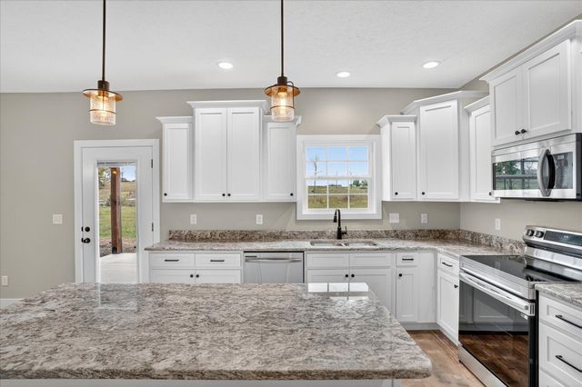 000 South 82nd Road, Bolivar, MO 65613