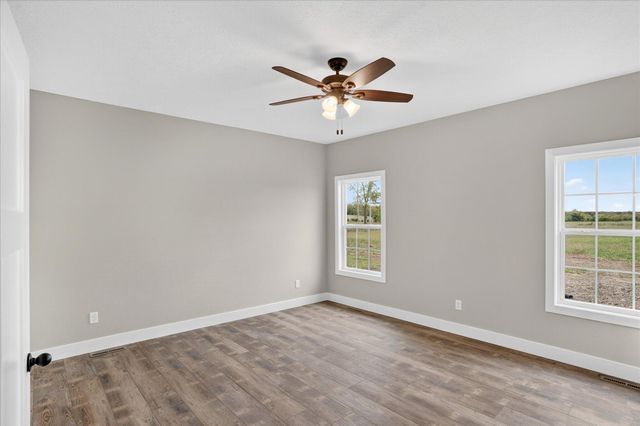 000 South 82nd Road, Bolivar, MO 65613