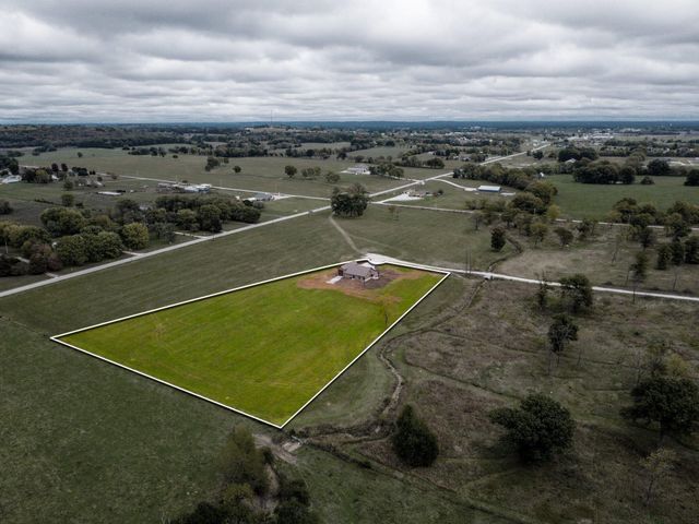 000 South 82nd Road, Bolivar, MO 65613