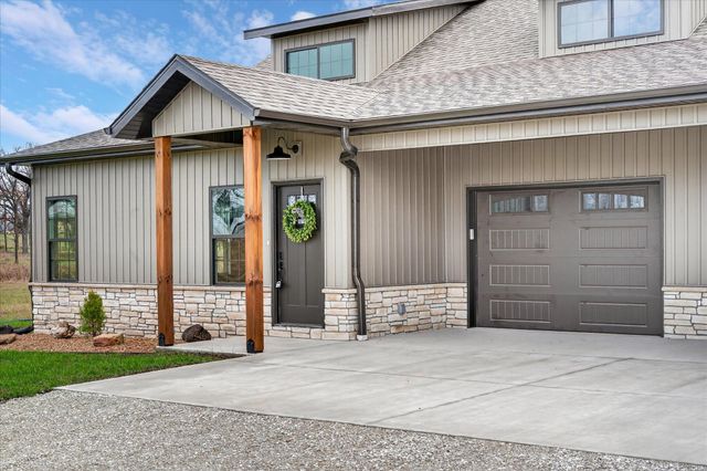 000 South 82nd Road, Bolivar, MO 65613