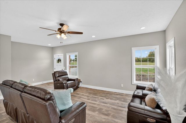 000 South 82nd Road, Bolivar, MO 65613