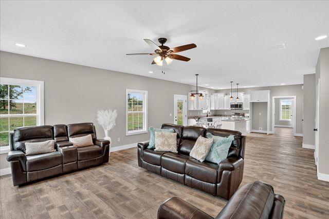 000 South 82nd Road, Bolivar, MO 65613