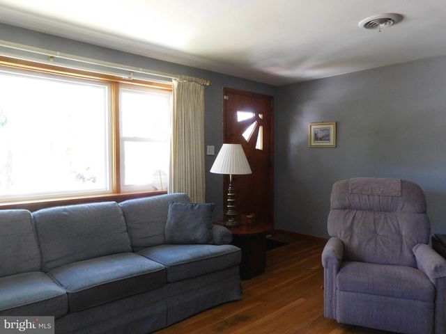 910 HUBBS ST, Delran, NJ 08075