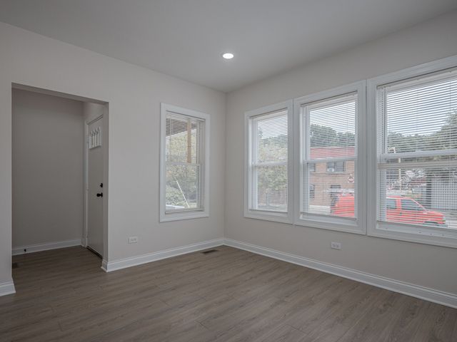 8504 S Baltimore Avenue, Chicago, IL 60617