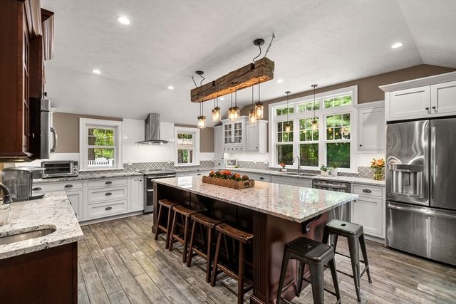 18 Gleason Rd, Reading, MA 01867