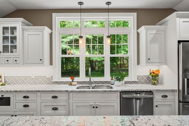 18 Gleason Rd, Reading, MA 01867