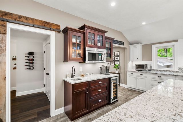 18 Gleason Rd, Reading, MA 01867