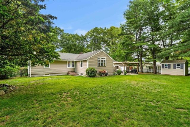 18 Gleason Rd, Reading, MA 01867