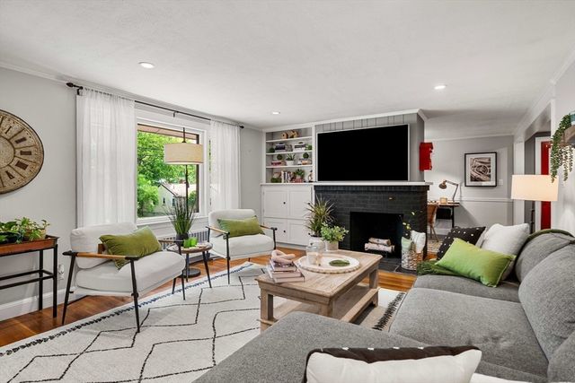 18 Gleason Rd, Reading, MA 01867