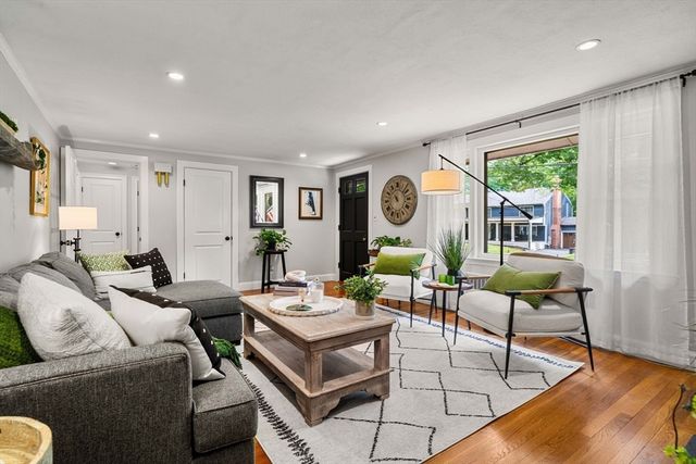 18 Gleason Rd, Reading, MA 01867