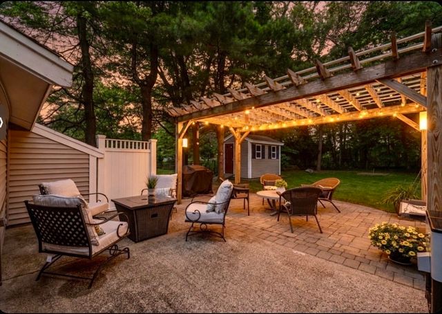 18 Gleason Rd, Reading, MA 01867