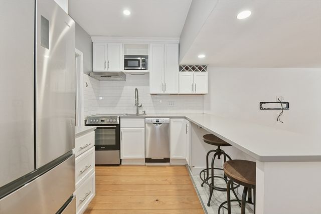 15 Saint George St 1, Boston, MA 02118