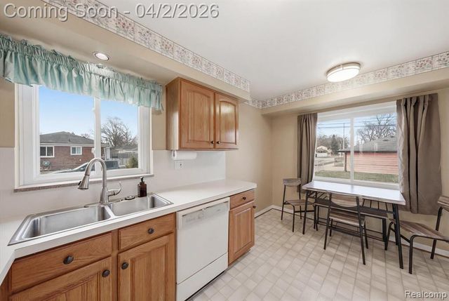 28605 Diesing Drive, Madison Heights, MI 48071