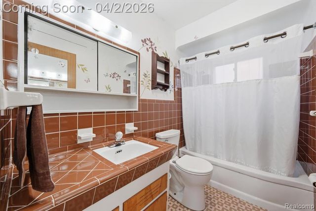 28605 Diesing Drive, Madison Heights, MI 48071