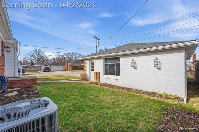 28605 Diesing Drive, Madison Heights, MI 48071