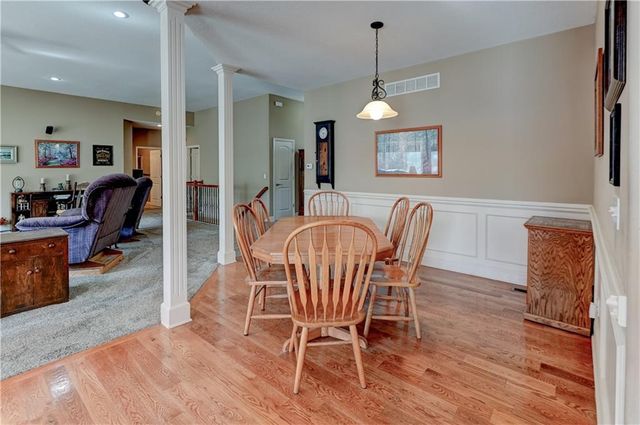 1018 N Old Mill Road, Independence, MO 64056
