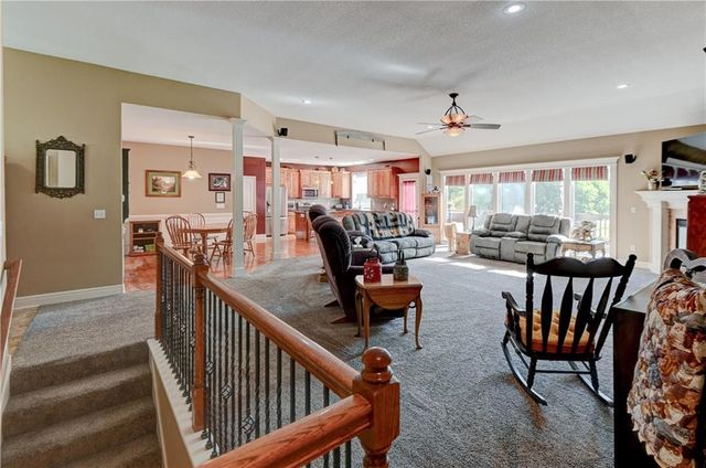 1018 N Old Mill Road, Independence, MO 64056