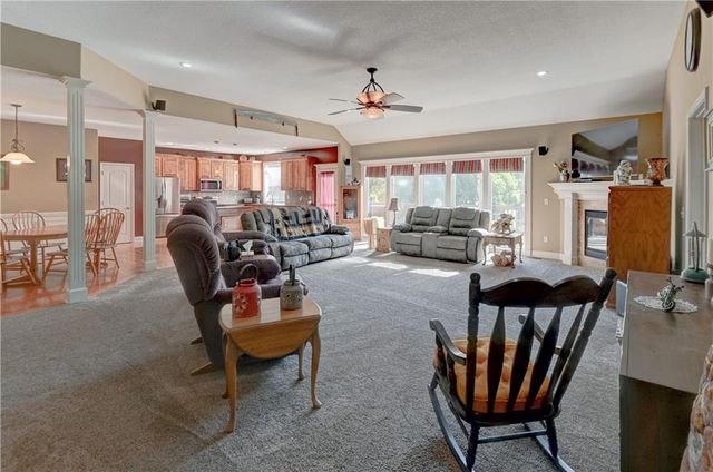 1018 N Old Mill Road, Independence, MO 64056