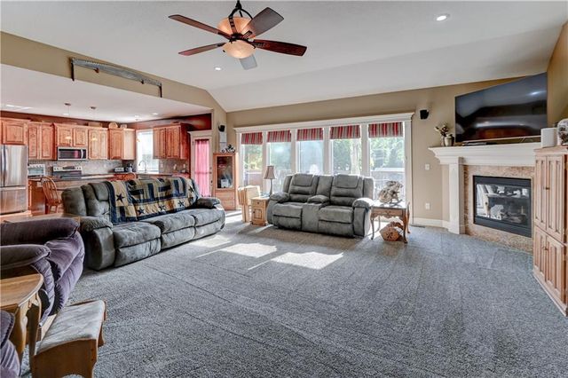 1018 N Old Mill Road, Independence, MO 64056