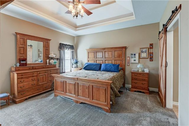 1018 N Old Mill Road, Independence, MO 64056