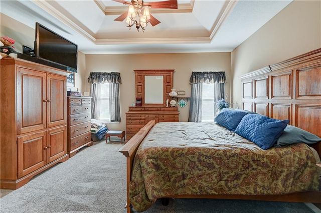 1018 N Old Mill Road, Independence, MO 64056