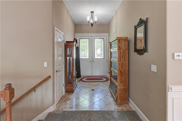 1018 N Old Mill Road, Independence, MO 64056