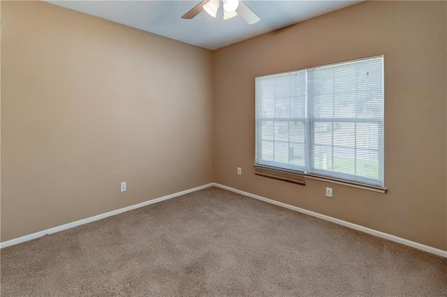 1018 N Old Mill Road, Independence, MO 64056