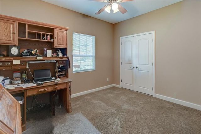 1018 N Old Mill Road, Independence, MO 64056