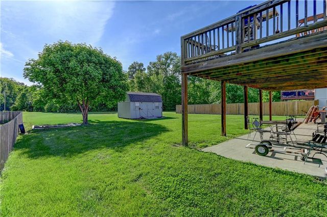 1018 N Old Mill Road, Independence, MO 64056