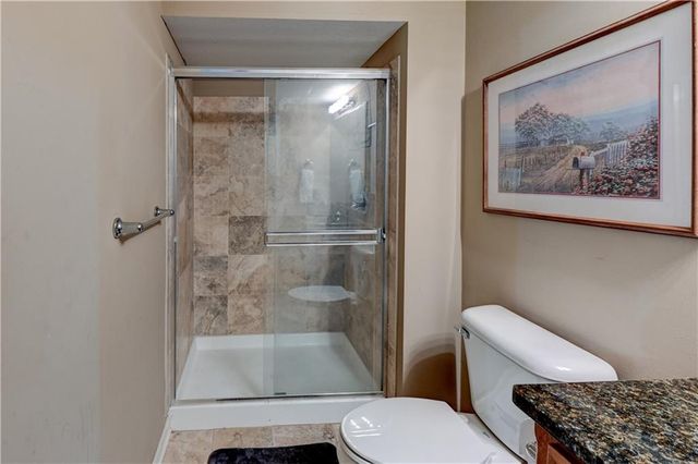1018 N Old Mill Road, Independence, MO 64056