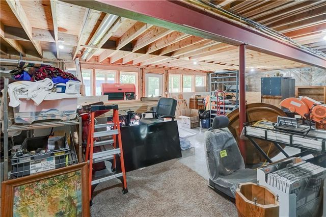 1018 N Old Mill Road, Independence, MO 64056