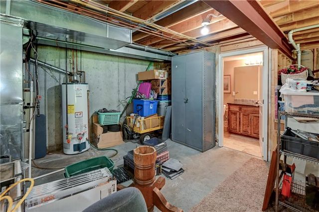 1018 N Old Mill Road, Independence, MO 64056