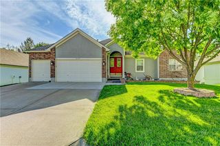 1018 N Old Mill Road, Independence, MO 64056